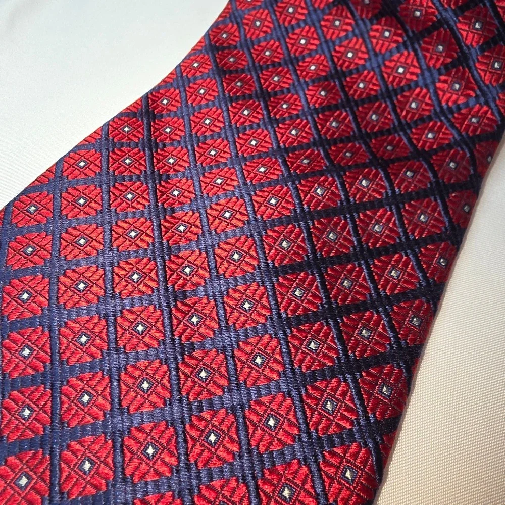 Brooks‎ Brothers Mens Red Navy Blue Geometric Diamond Silk Necktie Made in Italy